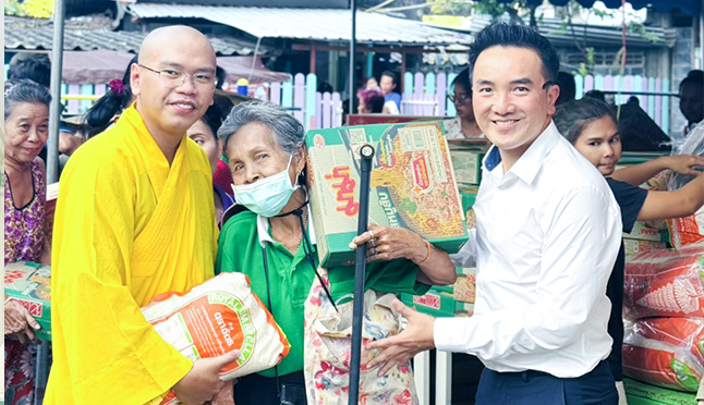 Ca sĩ Dương Ngọc Thái có chuyến thiện nguyện ý nghĩa tại Thái Lan